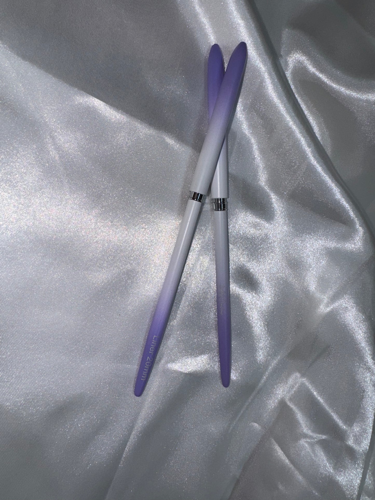 Size 20mm liner brush