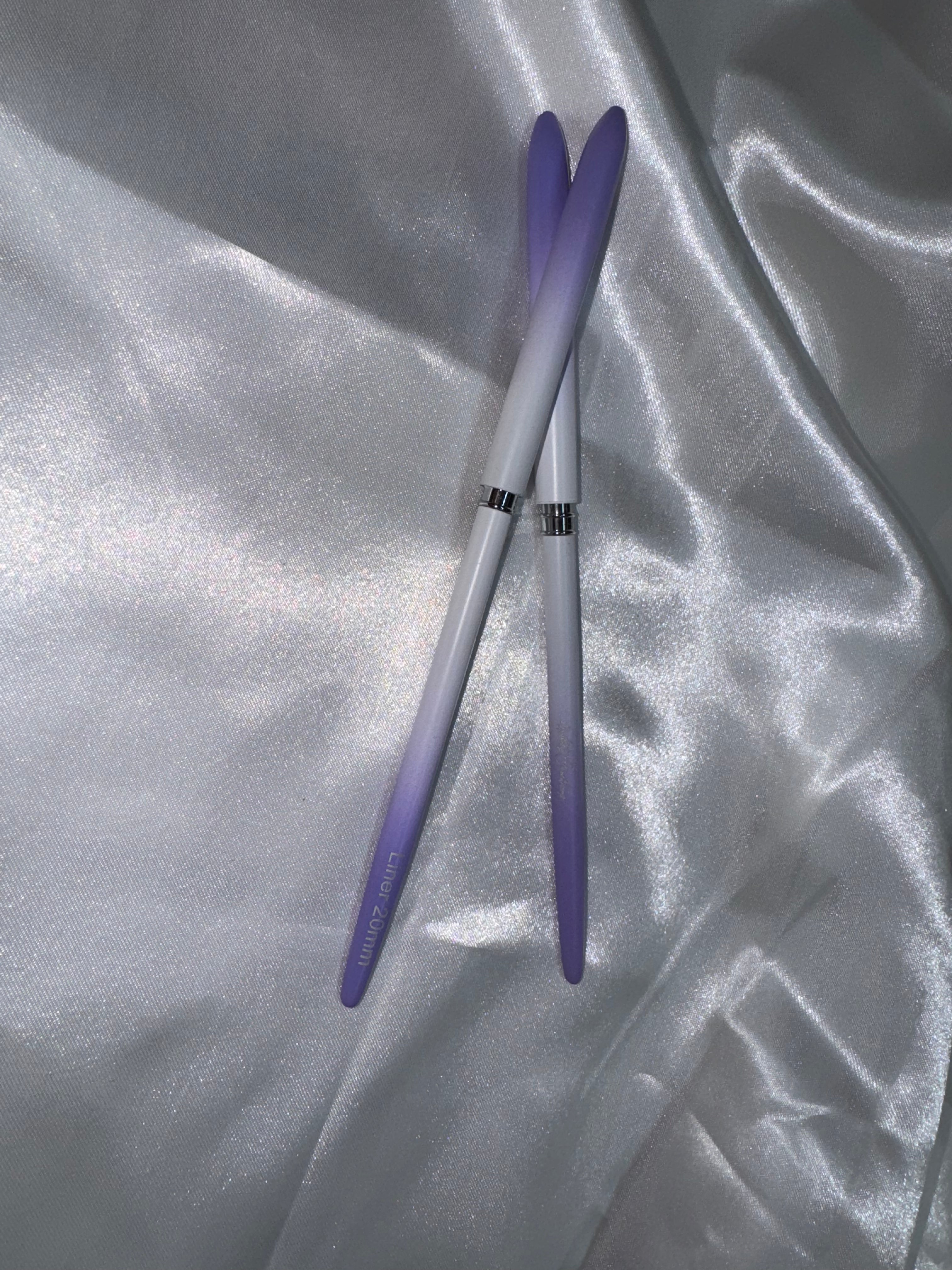 Size 20mm liner brush